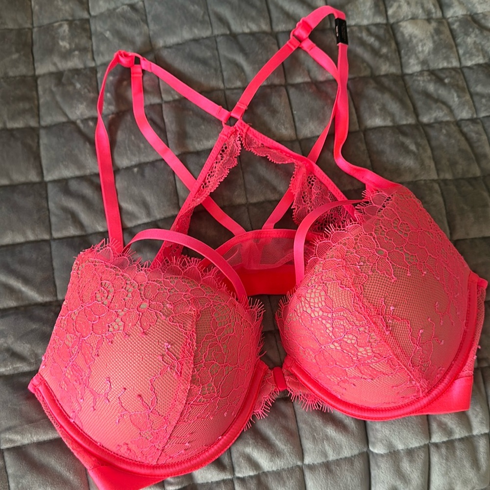 🎁💞Victoria’s Secret NWT!!! Very Sexy Push Up Bra
